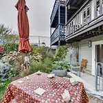 Cozy Marina Studio W Murphy Bed & Garden Oasis