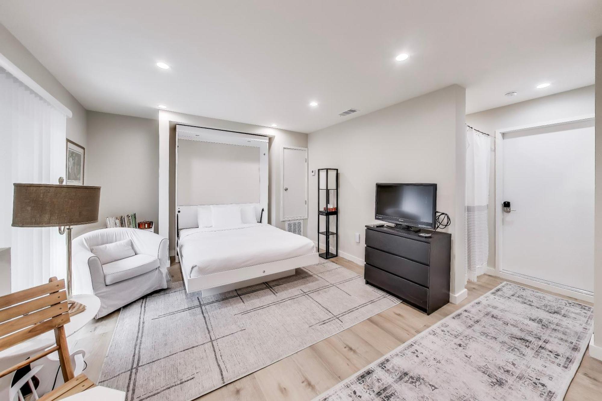 Apartment Cozy Marina W Bed & Garden Oasis *